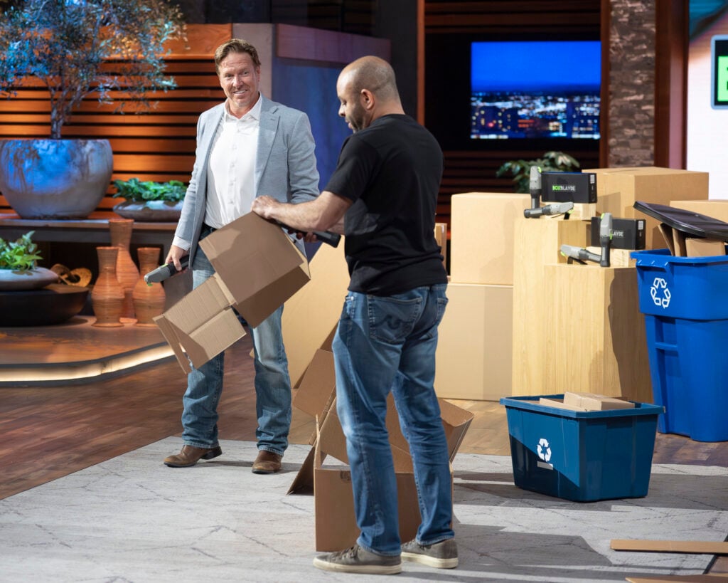 Rob Wright demonstrates the Box Blade on Shark Tank.